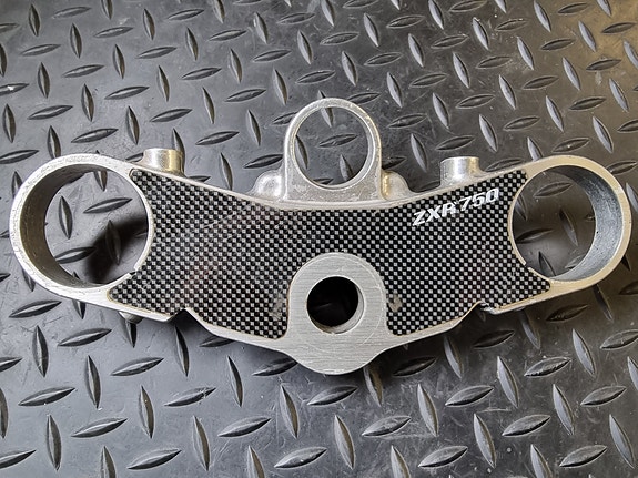 Kawasaki ZXR 750 yläkolmio