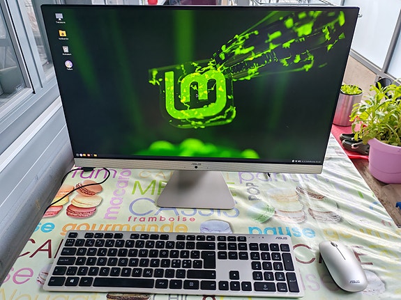 ASUS Vivo AiO V241I täydellinen Win11 PC
