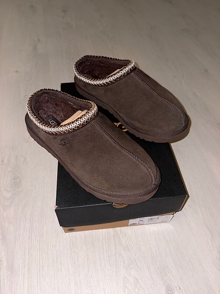 UGG Tasman