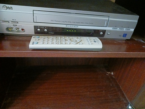 VHS nauhuri LG ja kaukosäädin