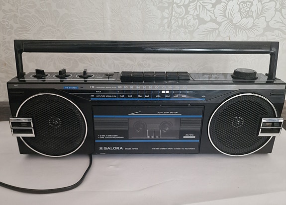 Saloran radiokasettisoitin