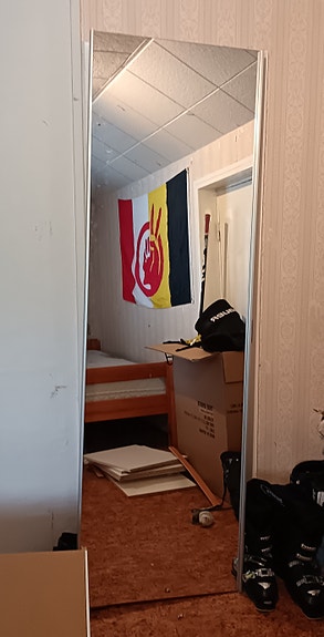Vaatekaapin peiliovet ja muita osia