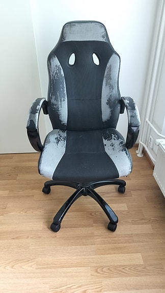 Annetaan työtuoli/pelituoli