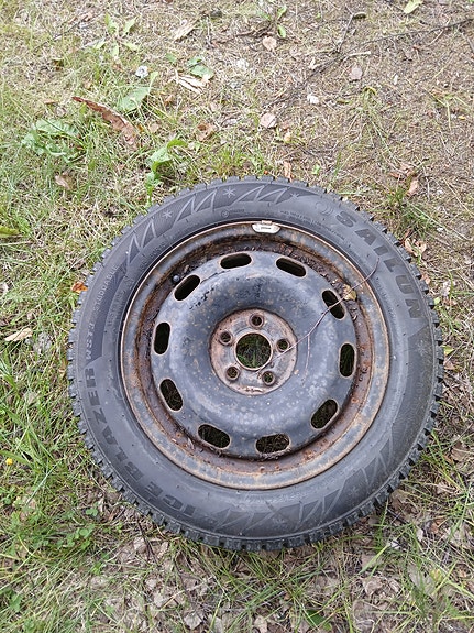 Nastarenkaat 15" 185/60 5x100