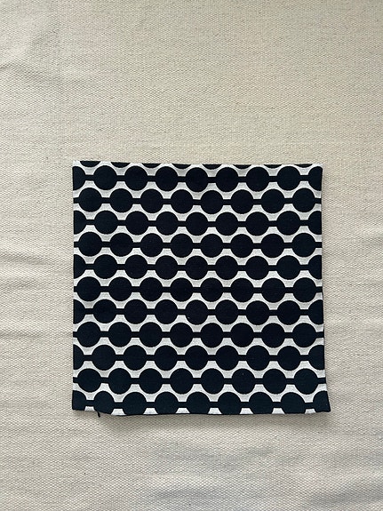 Myydään H&M Home:n tyynynpäällinen (50x50)