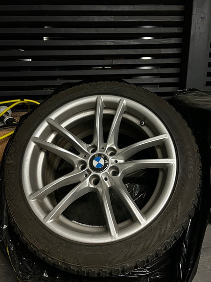 Bmw m4 F82 OEM vanteet nastoilla