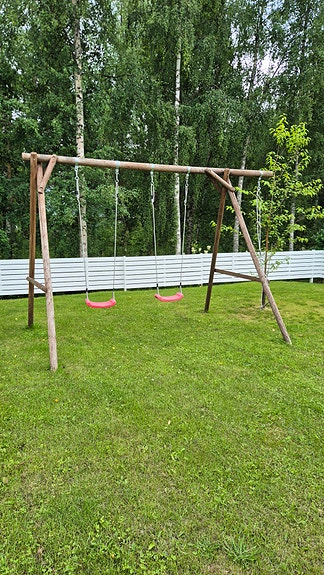Puinen keinu / lasten kiikku
