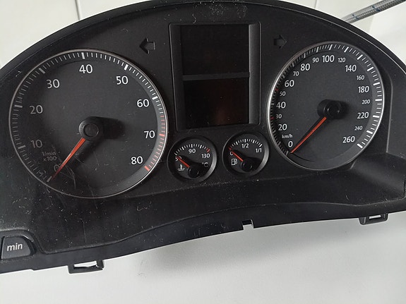 VW GOLF V vm 2005 1.6L Nopeusmittari