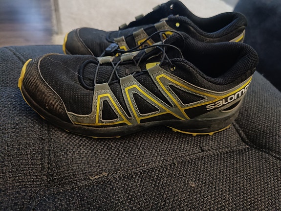 Salomon vaelluskengät Gore-Tex koko 36 musta keltainen