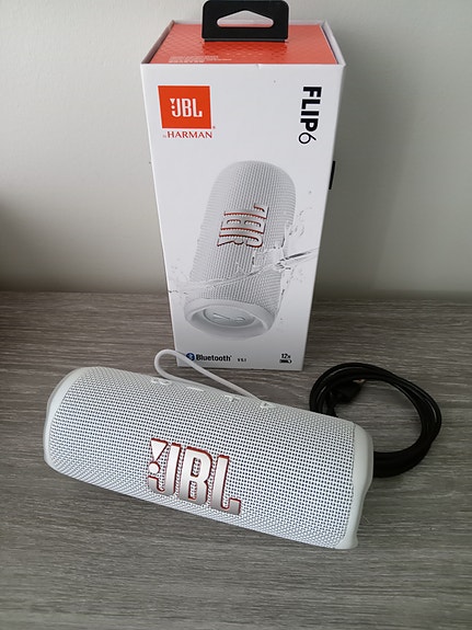 JBL flip 6 valkoinen kaiutin