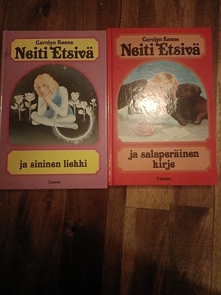 Neiti Etsivä -kirjat, 2 kpl