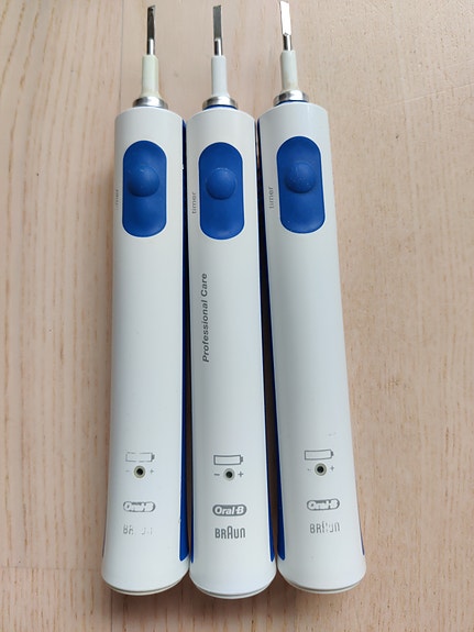 Oral-B sähköhammasharjarungot ja latausalusta