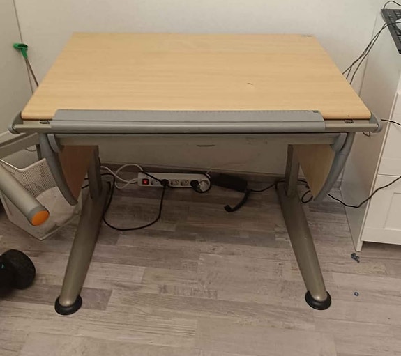 lasten säädettävä pulpetti/työpöytä