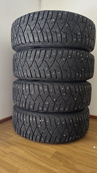 Annan DUNLOP Nastarenkaat vanteilla (4kpl)