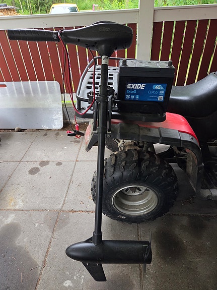 Clou P30 sähköperämoottori ja Exide 45Ah akku