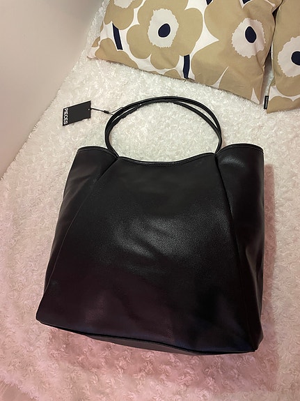 Uusi Pieces Klara musta shopping laukku