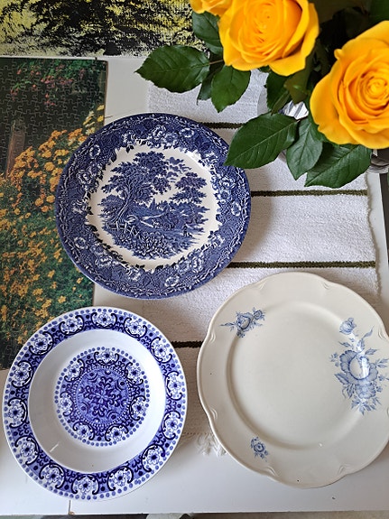 Arabia Ali, Arabia Kolme Ruusua (piippuleima) ja English Ironstone (2 kpl)