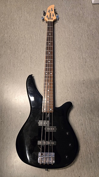 Yamaha RBX 170 bass guitar