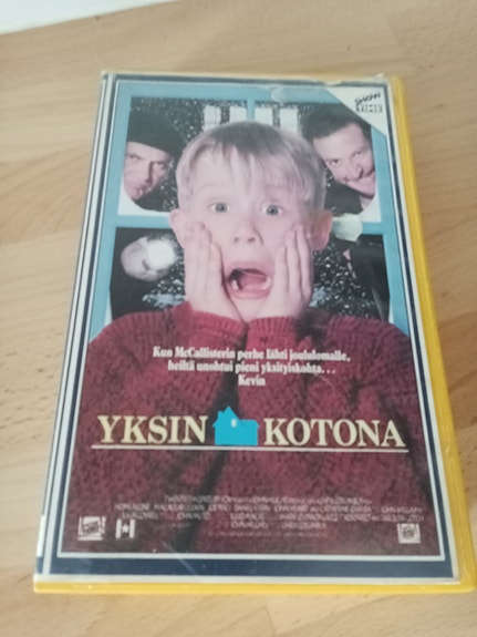 Yksin kotona VHS
