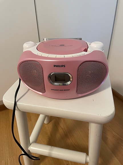 Varattu Philips pinkki CD-soitin ja radio