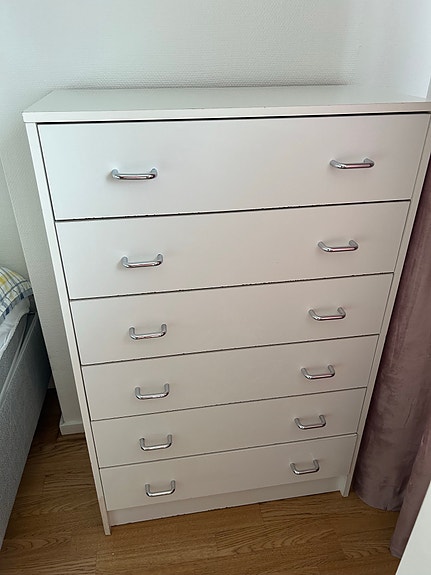 IKEA lipasto valkoinen