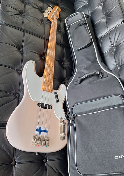 Squier Precision Bass sähköbasso