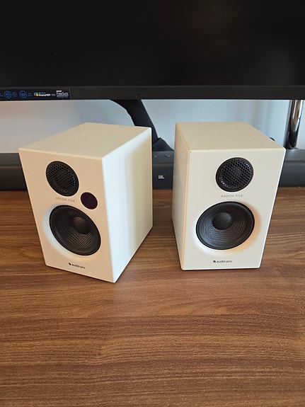 Audio Pro Addon Five valkoiset kaiuttimet