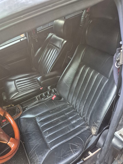 W201 nahkasisusta