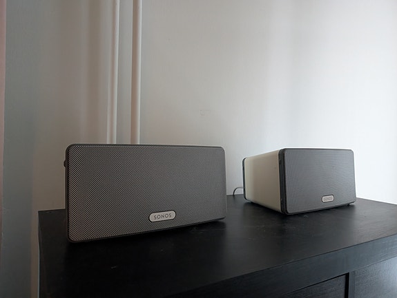 2kpl Sonos Play 3 valkoinen WiFi kaiutin