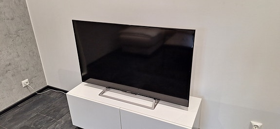 47" Sony televisio