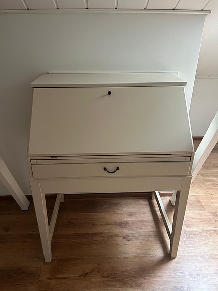 IKEA HEMNES -kirjoituspöytä