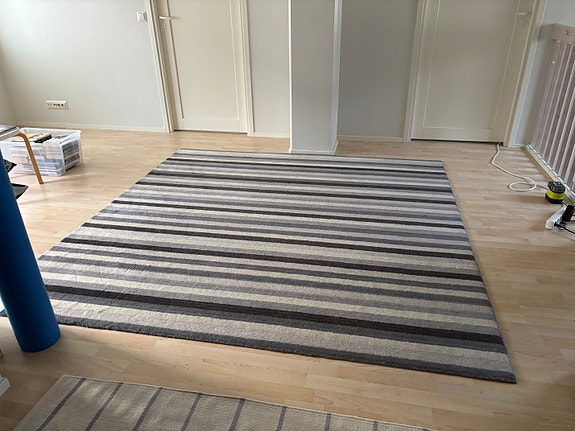 IKEA Kajsa harmaa raidallinen villamatto