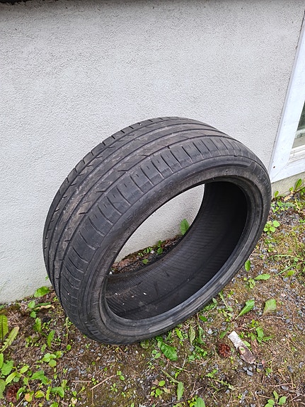 245/40/19 kesärengas