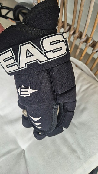 Easton jääkiekkohanskat