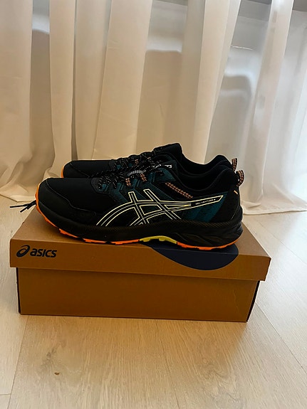 ASICS GEL-Venture 9