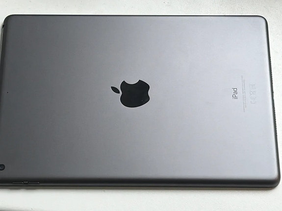 IPad 9 64GB Wifi - TAKUU 12kk musta