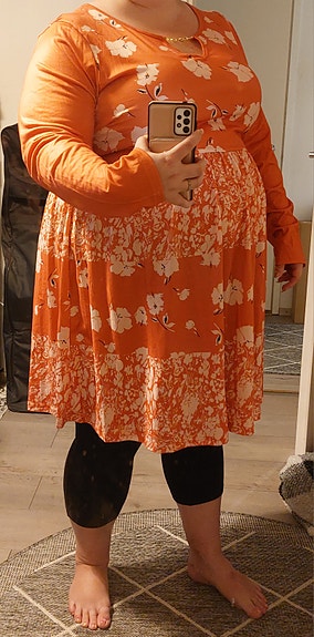 Oranssi mekko 4XL