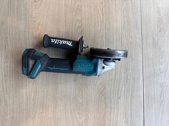 Makita DGA504 kulmahiomakone