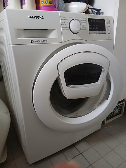 Samsung edestä täytettävä pesukone 7 kg valkoinen