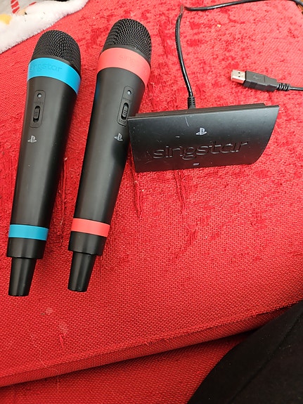 SingStar langattomat mikrofonit PlayStationille