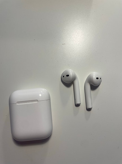 Apple Airpods 2. Sukupolvi -nappikuulokkeet