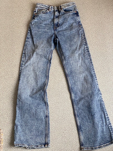 monkL  light blue jeans