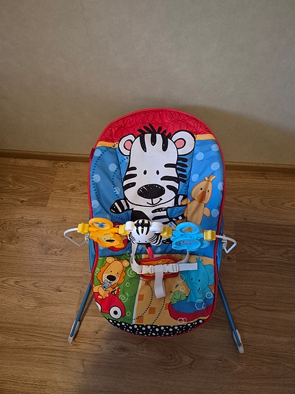 Lasten sitteri lelukaaressa – 15 €