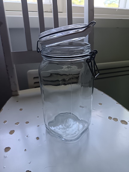 Lasi purnukka tiivisteillä