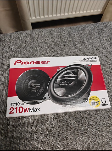 Pioneer kaiutin autoon
