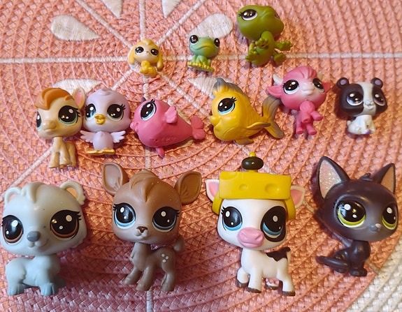 LPS-figuureja (G7).