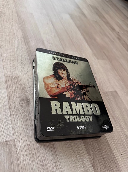 Rambo Trilogy DVD-boksi teräskotelossa + Rambo 4