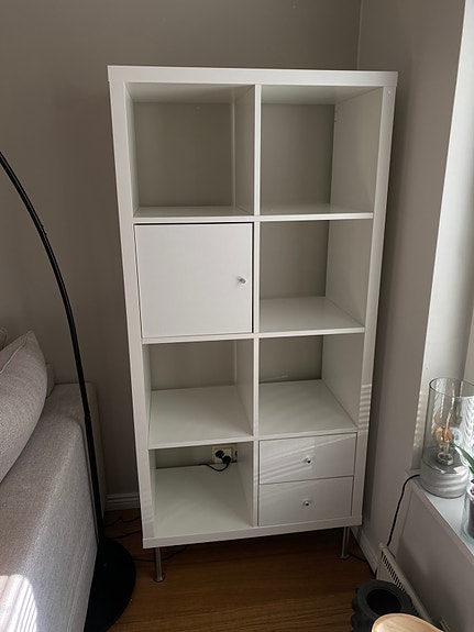Kallax hylly 2x4 (+kiinteät laatikot)