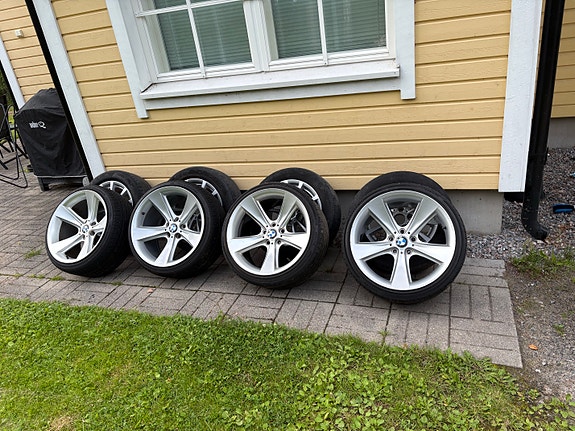 BMW Style 128 vanteet kesärenkailla