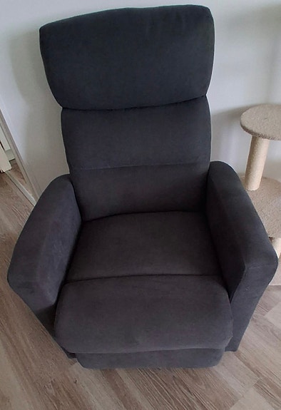 Tummanharmaa recliner-lepotuoli